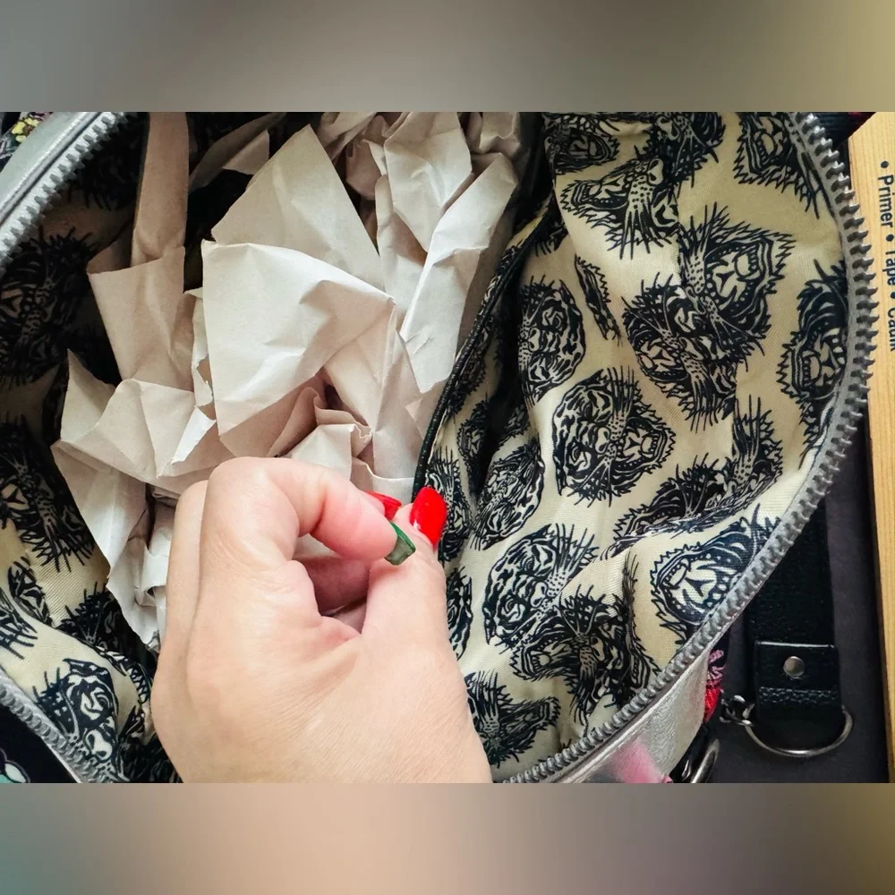 Ed hardy tattoo and Heart design Embellished satchel BNWT - Picture 12 of 12